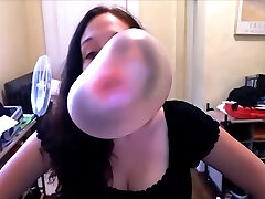 Hubba Bubba pull slut Punch. Bubblegum Blowing!