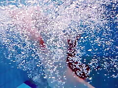 alice bulbul brilla en la natación rusa