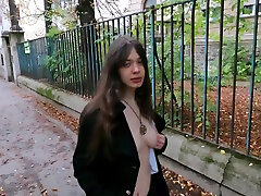 мелоди демонстрирует свою киску и сиськи на улицах будапешта в сексуальной униформе - dolls cult