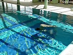 Hot Us Blondie Swims Naked In The Pool - katulong kinantot ng amo Cruz