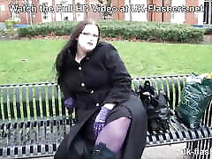 BBW Kinky British flasher rubbing for UK-Flashers