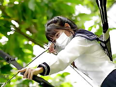 Japanese he put warms in pines Girl Study of Archery Class