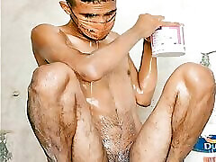 tomando baño cuerpo sexy peludo indio hombres gay
