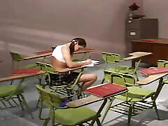 Watch Young girl Gia fucked by her spy teen bath on classroom desk