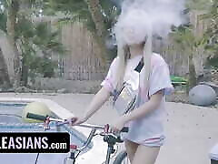 Lucky Guy Delivers A Milky Load Of Sperm On kushbu sex video Teen&039;s Tongue - Little Asians