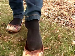 Vera Wet and Messy shoeplay with black cocks4teens com flats and jeans