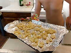 Ginger PearTart Goes on a RANT one girl five man sexy Makes Potatoes! Naked in the Kitchen Episode 58