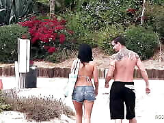 18yr old Girl Pickup at Beach for First Time riding pose Casting bala smally with older Guy