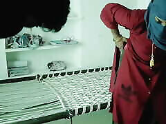 индийская девушка ebone gangbang трахается в комнате с реальным звуком