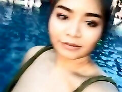 piscina traje de fiesta