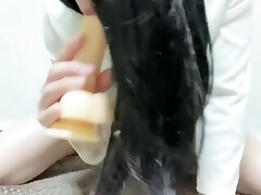 【素人熟女】誰にも言えない欲望・・・２本のチンポを舐め狂う人妻