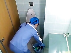 Asian maintenance girl goes in wrong part6