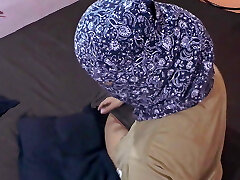 sirvienta malaya manoseada y follada por ladrón