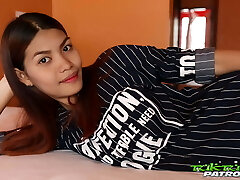 tuktukpatrol &ndash; flaco coño peludo tailandés nena monta una gran polla extranjera