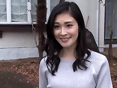 年下の男達の精子を朝から晩まで、ごっくんする人妻 米倉穂香