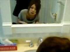 Korean Teen GF Quickie in Douche!