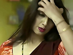 indian mature aunty allurement