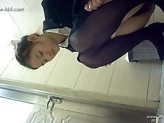 chinese girls go to rest room.121