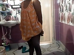 Desi Bengali Bhabhi Pounded in Bathroom