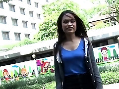 Classy exotic Pui does her best to get jizm