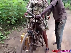 Some Where In Africa ,the Yoruba House Wifey Bbw Caught Pummeling By The Village Mitt Champagne Tapper On Her Way To Market, He Convince Her Because Of His Palm Wine And Porked Her Harsh On The Road Side. ( Part 1)full Video On ️xvideo Red (patricia 9ja) 12 Min