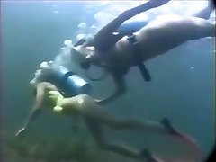 Vintage Scuba lez hott