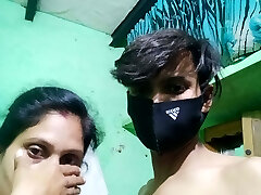Indian sexy very cute wonderful housewife and husband sex love very good sexy Indian lady