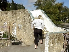 Walk in transparent leggings-Juicy ass in public