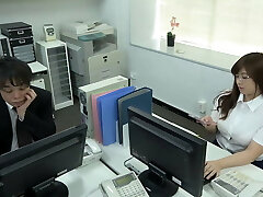 Grabbing the Weakness of a Power-Harassing Female Boss...