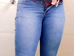 Making a striptease demonstrate in the bathroom of the gym