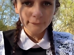 Teen After School Agreed To Have Sex In The Bushes