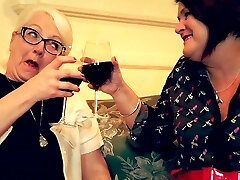 Elder married lesbos fingering - Morgana Muses & Cassandra Sie