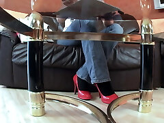 Milf zeigt Ihre Muschi und hat freude am faux-cock