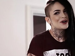 Emo slut loves banging fat hoe with a strapon from behind