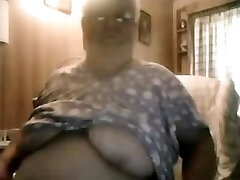 Webcam flash from BBW Granny