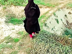 Called a magnificent girl dressed in hijab from outside and had fucked.