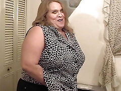 Plumper slut plays with toys and real dick