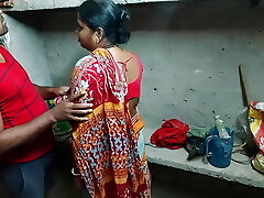 Seeing the maid alone, the master undressed her and ravaged her. Indian Desi style sax