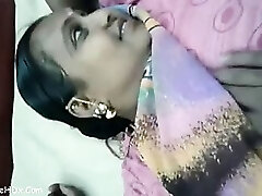 desi ladka apni lush mausi ko choda hotel mein