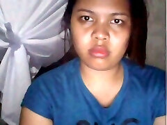This amateur mega-slut is a B grade masturbator but she's got time to become better