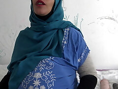 Algerian fuckslut wants to screw every day while she's pregnant