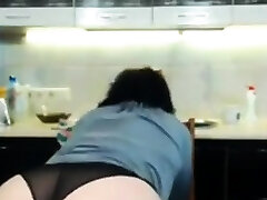 Jerk off on mature donk