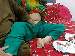 Hardcore Desi Helping My Stepmom In Cutting Vegetable Than Fucking Her Gigantic Bootie Cheating My Stepdaddy Clear Hindi Audio