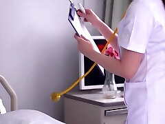 B2G0304- Rich oral service of a mature nurse