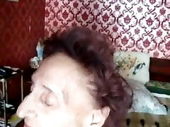 Very old granny gets cum in mouth