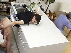 Lured by the Manager's Wife: Natsuki Takeuchi