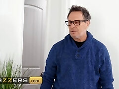 Brazzers - Hot Angela Milky Pleads Physician Keiran Lee To Fuck Her In The Ass To Cure Her Horniness