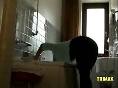 AMATEUR TURKISH MAID HAVING Hook-up