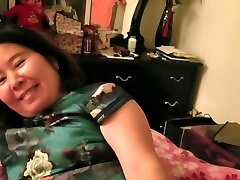 Chinese Plump Milf Footjob