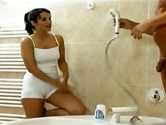 shower with trainer